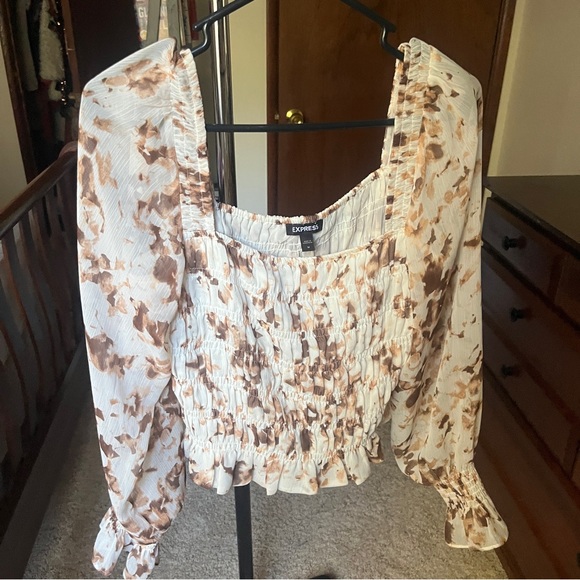 Express smocked top blouse in tan pattern size medium - Picture 2 of 3